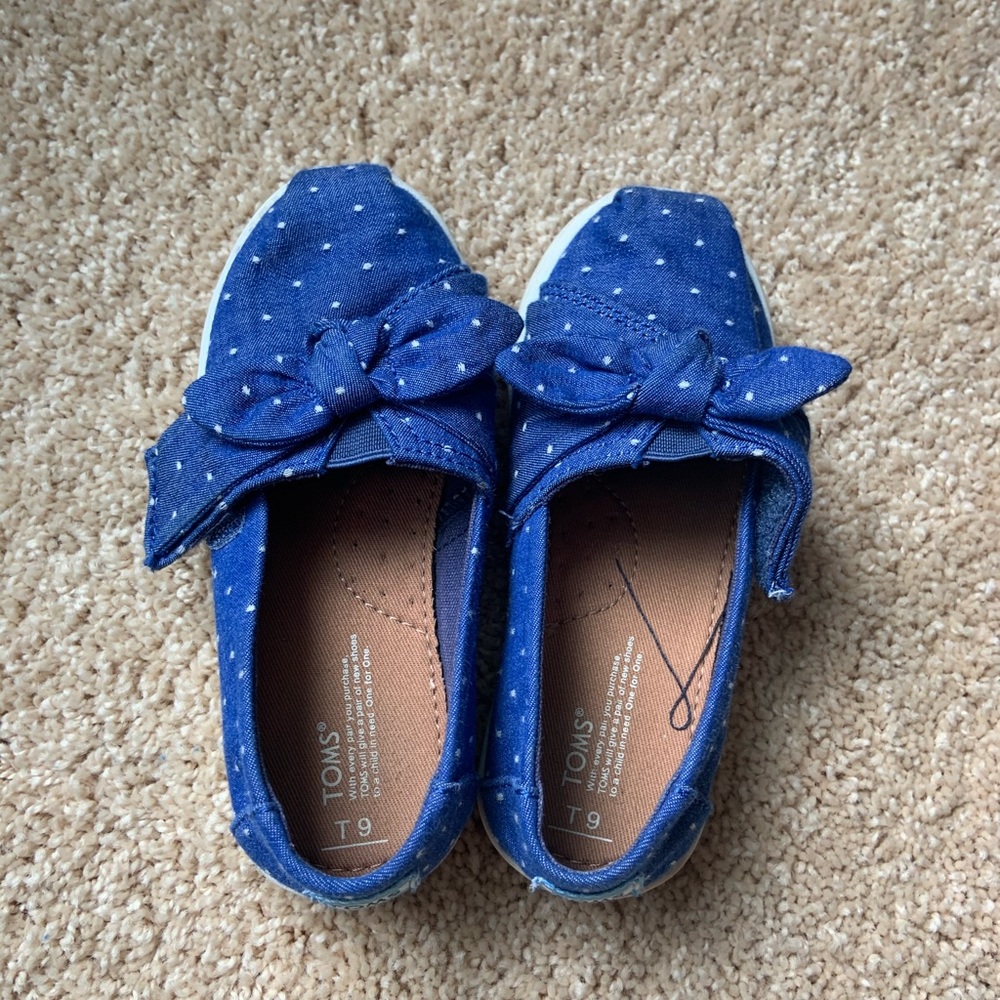 Toddler Toms. Size 9